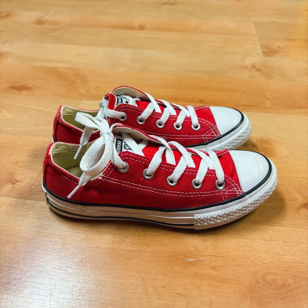 Converse Red Chuck Taylor All Star Classic Low Top Sneakers Unisex Kids Size 1.5